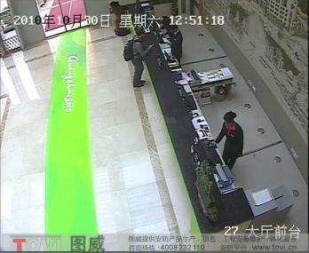 D1效果-某酒店前臺(tái)全景視頻監(jiān)控錄像演示
