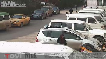 100萬像素-數字高清網絡高速球停車場周邊監控錄像演示
